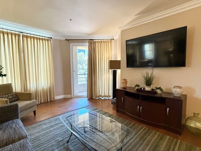 Building Photo - Live the Las Vegas Lifestyle in a Gated, A...