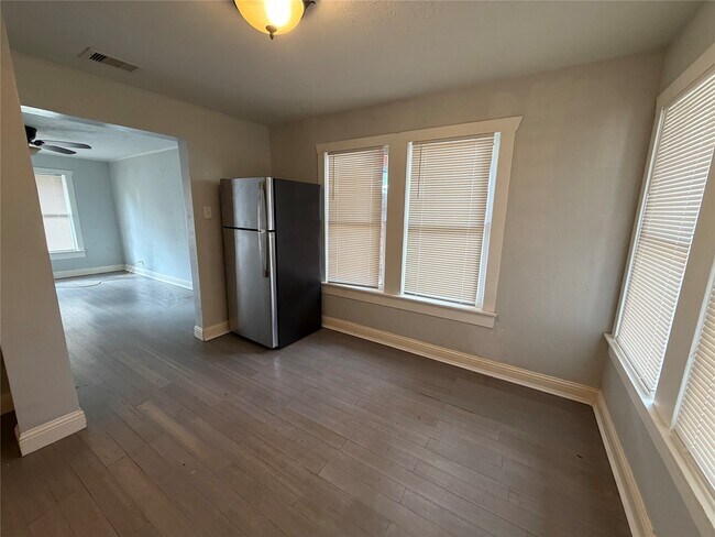 Foto del edificio - 4737 Jefferson St