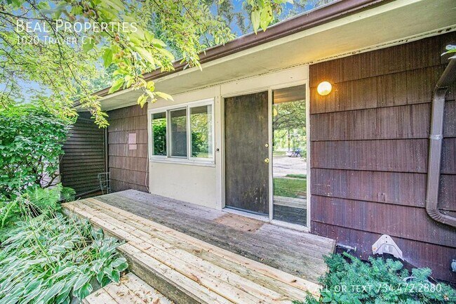 Building Photo - 1020 Traver Ct