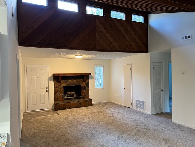 Foto del edificio - 103 Bluebell Ct