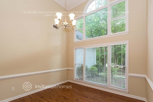 Foto del edificio - 554 Morgan Ct