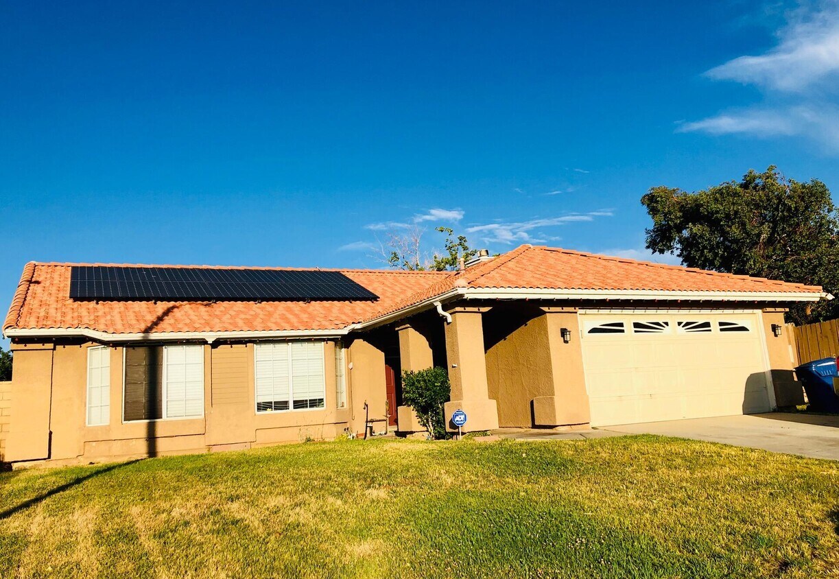 Foto principal - 37010 42nd St E