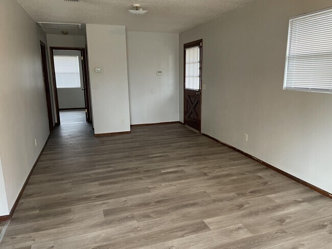 Foto del edificio - 2128 Woodside St