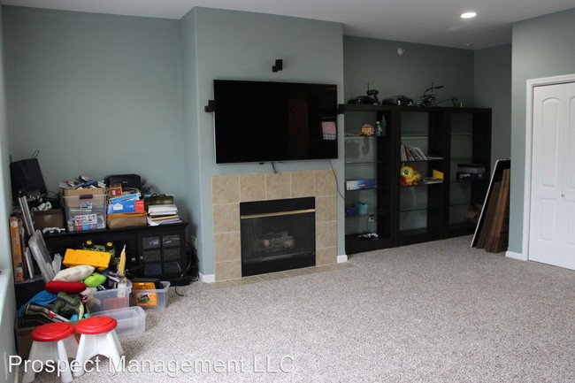 Building Photo - 3 br, 2 bath House - 8597 South Deerwood Lane