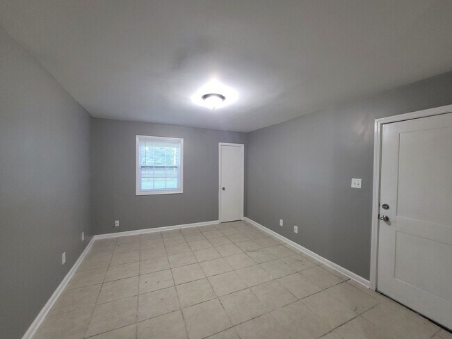 Foto del edificio - 4651 Royal Ridge Dr