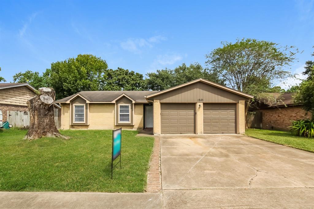 Foto principal - 1201 Brookhollow Dr