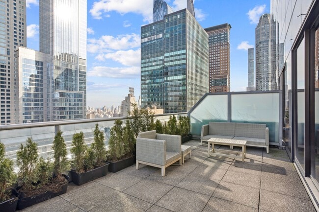 Building Photo - 230 W 56th St