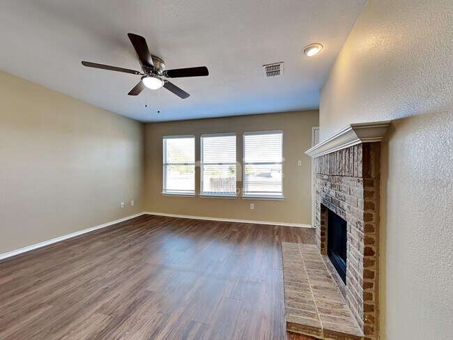 Building Photo - 1217 Wenatchee Dr