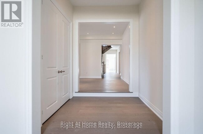 Building Photo - 94 Smokey Holw Pl