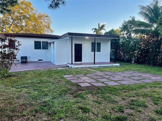 Foto del edificio - 1715 NW 180th Terrace
