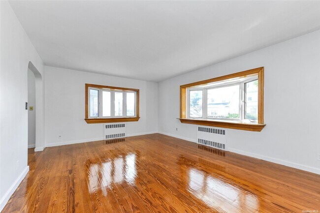 Foto del edificio - 85-17 159th St