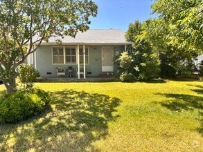 Building Photo - 16 W McKenzie Ave