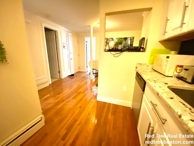 Foto del edificio - 238 Everett St