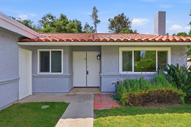 Building Photo - 30845 Catarina Dr