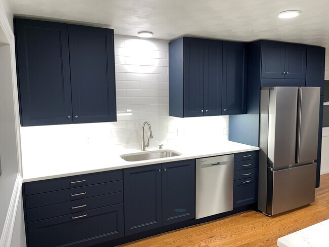 Building Photo - 105 Muhlenberg Ave