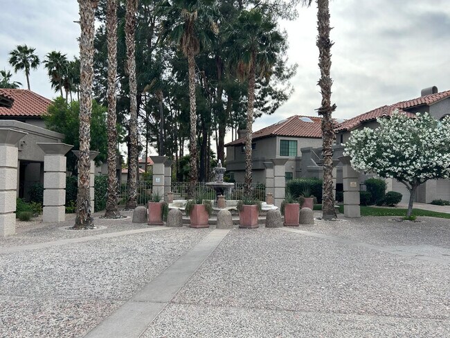 Foto del edificio - 10015 E Mountain View Rd