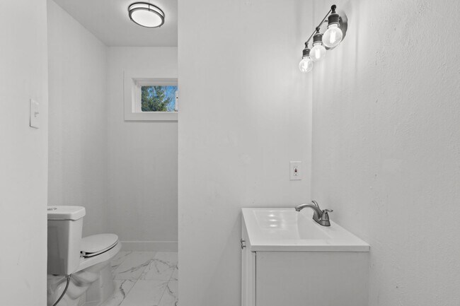 Foto del edificio - 3 bedroom on large lot