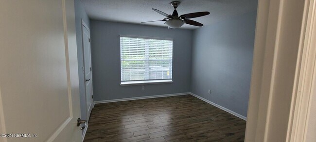 Foto del edificio - 7701 Timberlin Park Blvd