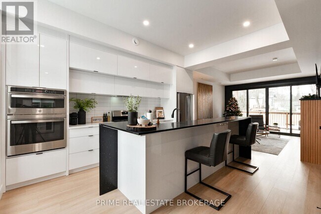 Photo du bâtiment - 417 Base Line Rd E