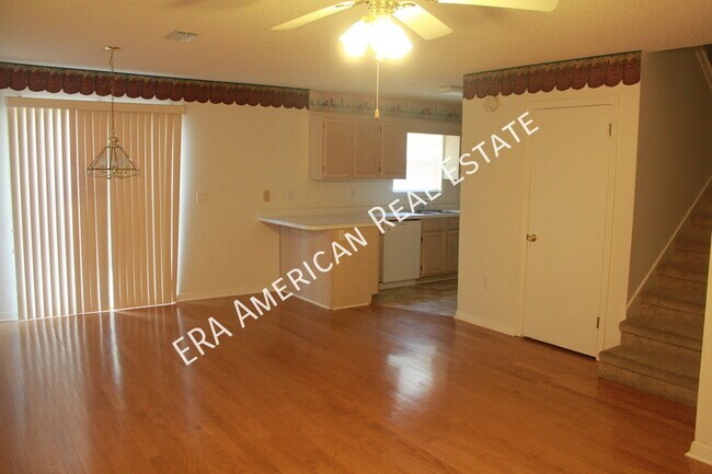 Building Photo - 907 Piedmont Pl