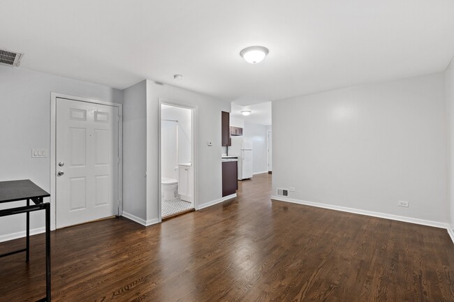 Building Photo - 1732 W 17th St