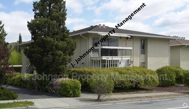 Building Photo - 136 Blue Ridge Dr