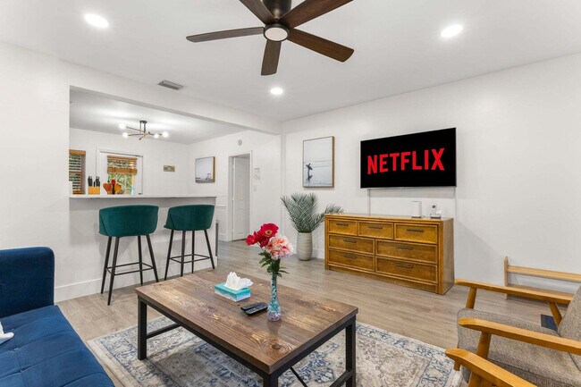 Foto del edificio - 1425 NE 5th Terrace