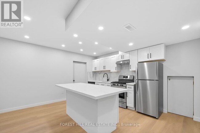 Building Photo - 19 Candis Dr