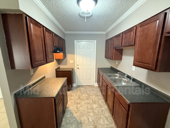 Foto del edificio - 3691 Dorado Ave