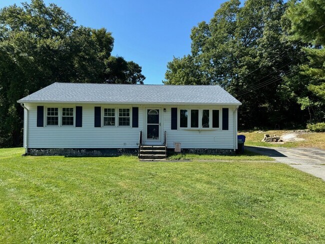 Building Photo - 408 Indigo St