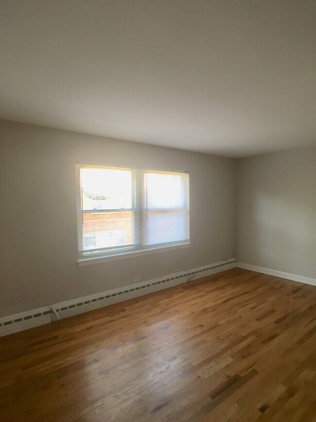 Foto del edificio - 2120 W Foster Ave