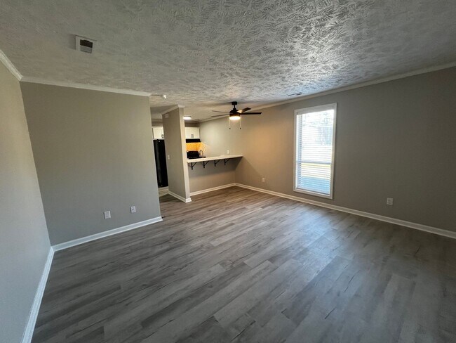 Foto del edificio - 5858 Century Oaks Dr