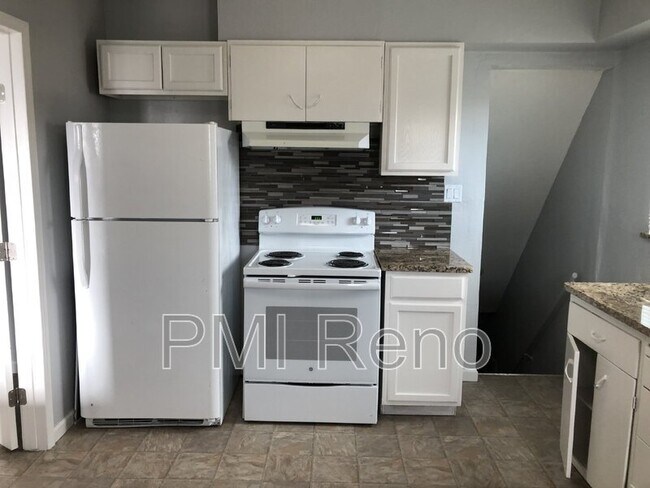 Foto del edificio - 589 Stewart St