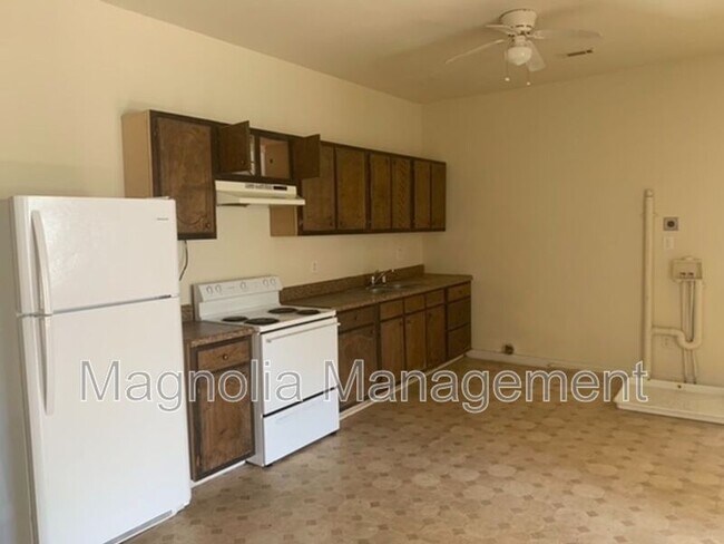 Building Photo - 516 N Beckford Dr