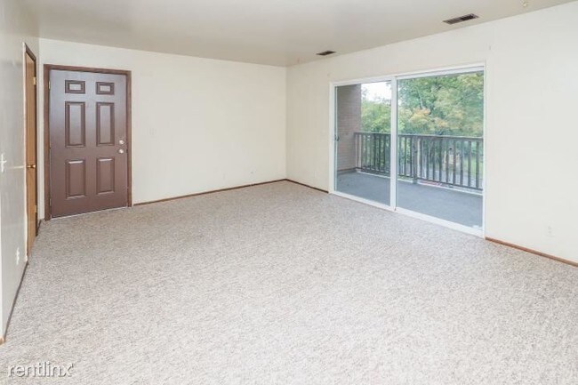 Building Photo - 2 br, 1 bath  - 600 W Michigan Ave Apt 8