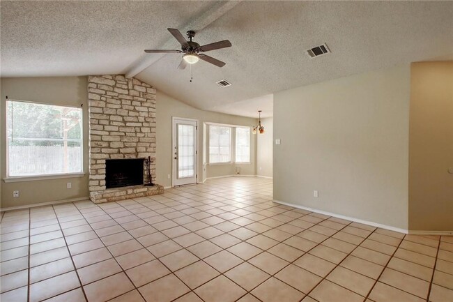 Building Photo - 5822 Shreveport Dr