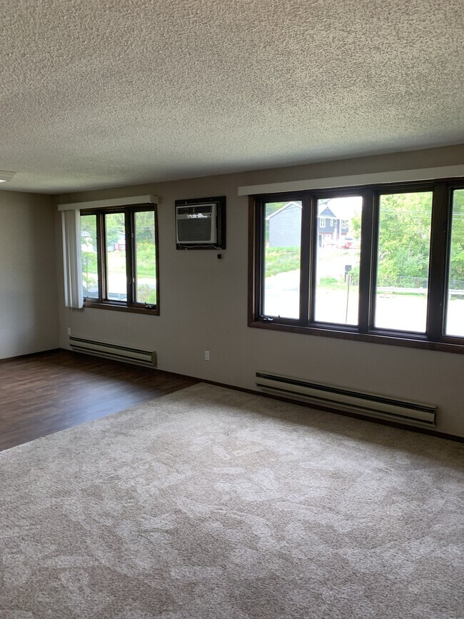 Foto del edificio - 3090 N Grandview Ave