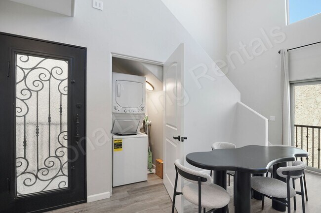 Building Photo - FURNISHED RIVERWALK TOWNHOME