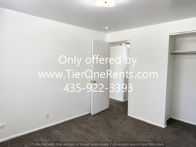 Building Photo - NO DEPOSIT option available for qualified renters!