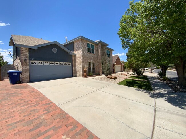 Foto del edificio - 3 Bedroom Home Available Near Golf Course ...