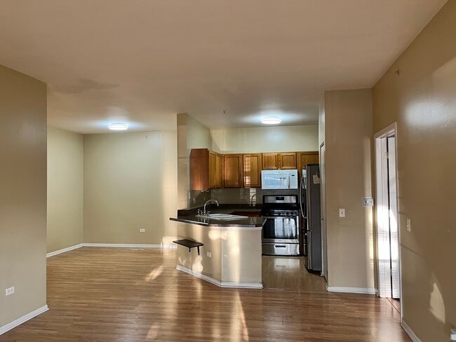 Building Photo - 3275 Stratford Ct