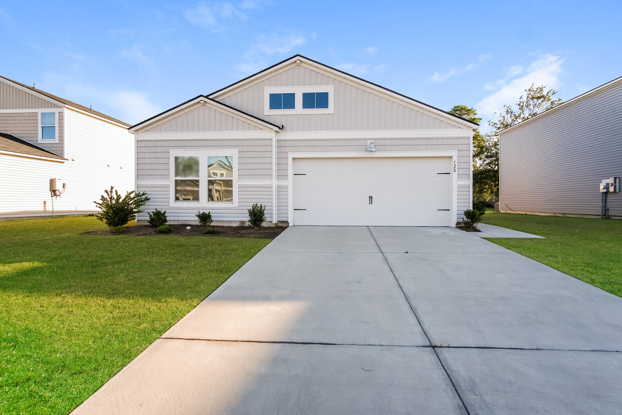 Foto principal - 120 S Reindeer Rd, Surfside Beach, SC