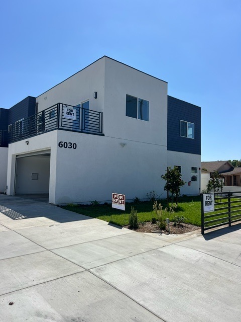 Foto principal - 6040 Gage Ave