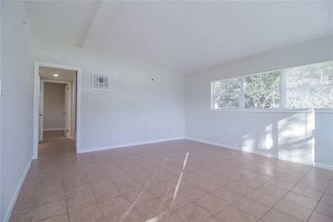 Building Photo - 11623 Cameron St