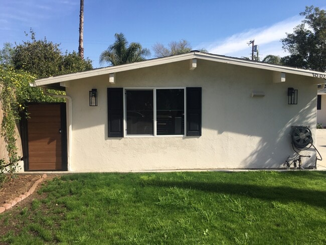 Building Photo - 10022 Kester Ave