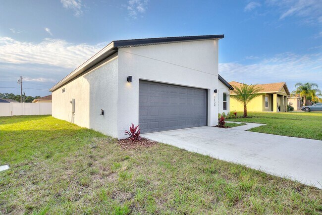 Building Photo - Newly built! Modern, energy efficient home...