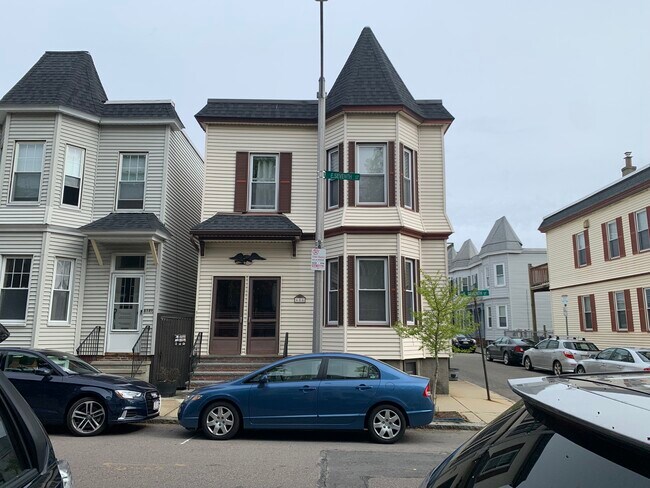 Foto del edificio - 686 E 7th St