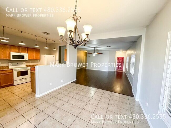 Building Photo - 716 E Horizon Heights Dr