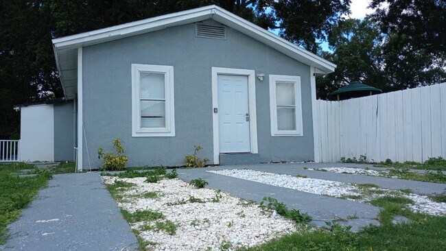 Foto del edificio - 8622 N 39th St