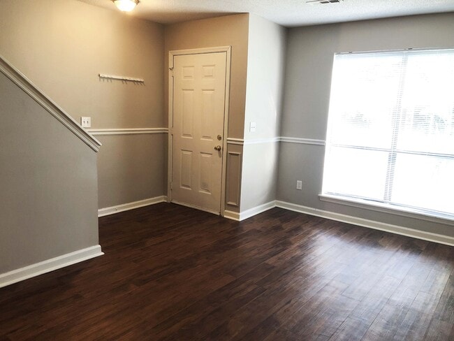 Building Photo - 1410 Dove Run Dr